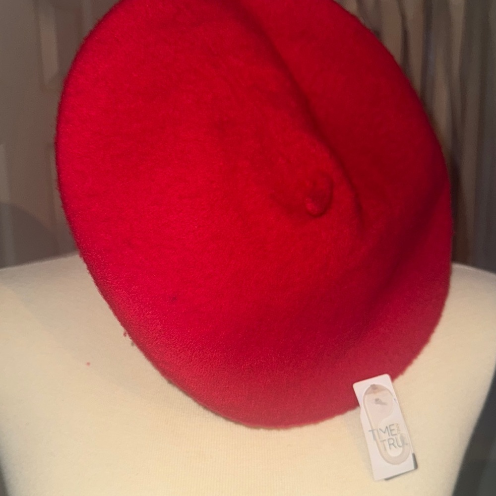 Time and Tru Red Beret Classic Wool Hat
